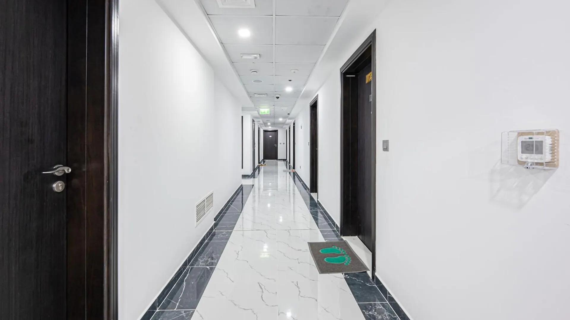 Chic Urban Retreat Immerse Yourself In Comfort Dubai Apartamento