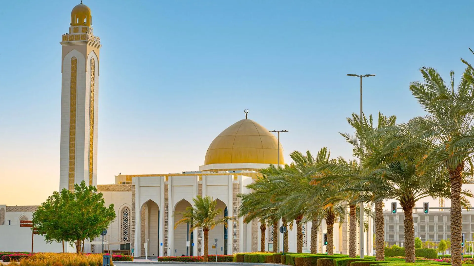 Chic Urban Retreat Immerse Yourself In Comfort Dubai Apartment