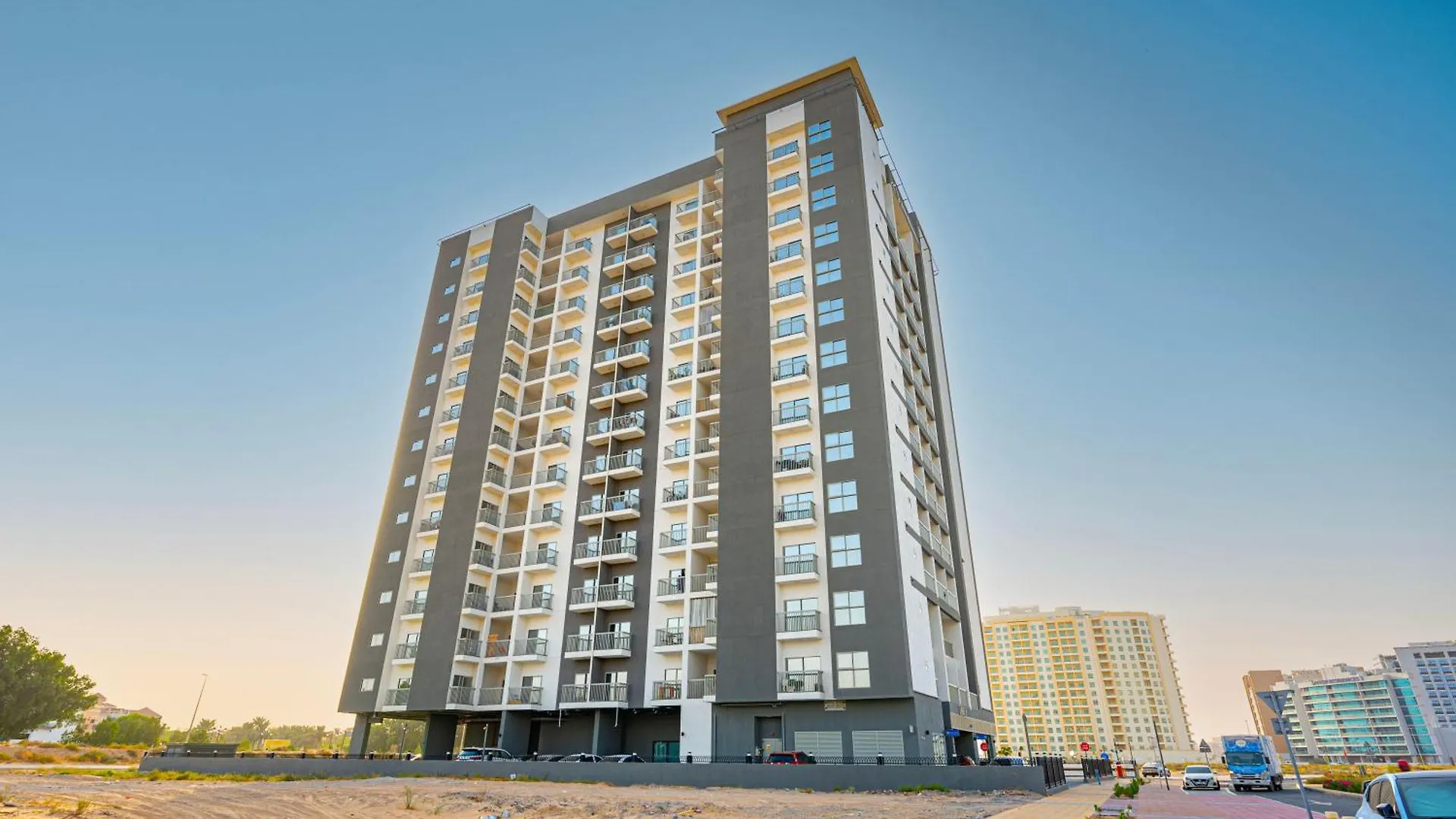 Chic Urban Retreat Immerse Yourself In Comfort Dubai