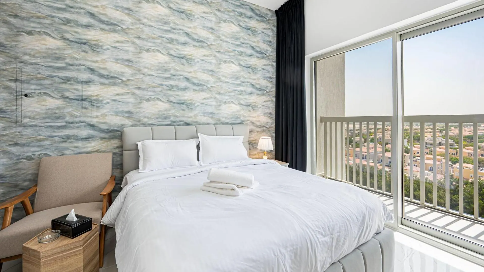 Chic Urban Retreat Immerse Yourself In Comfort Dubai 0*,