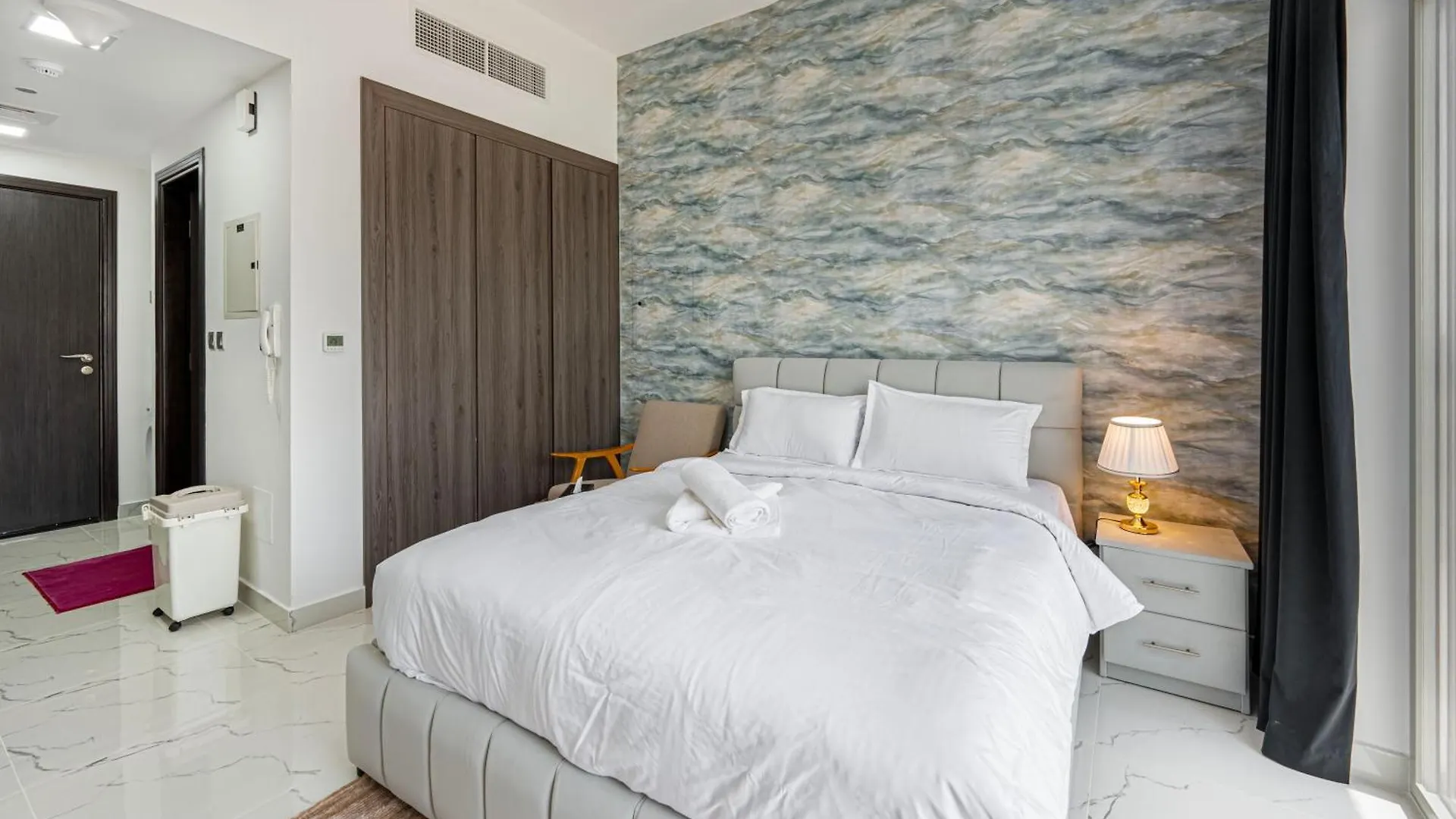 Chic Urban Retreat Immerse Yourself In Comfort Dubai 0*,