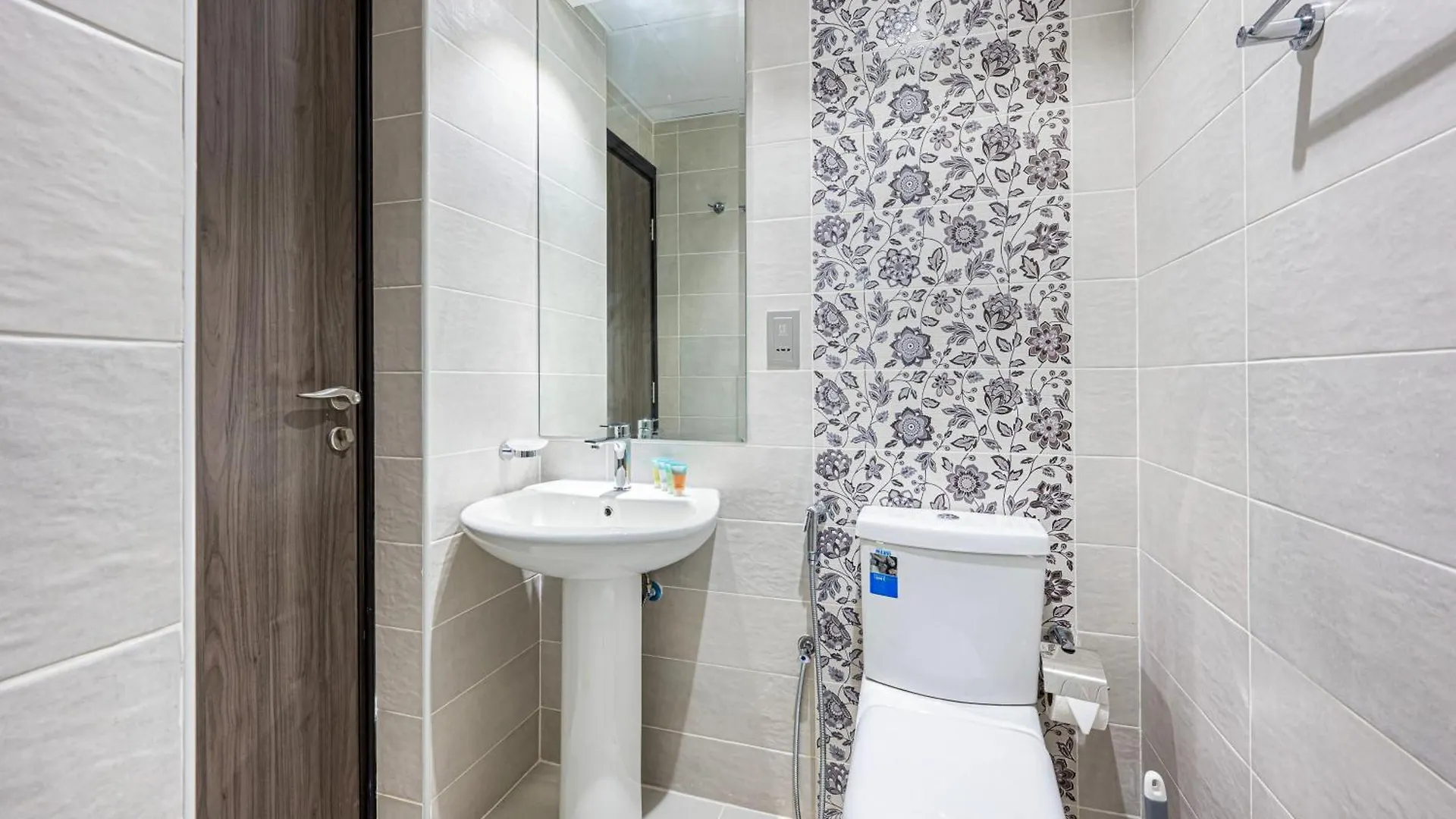 Chic Urban Retreat Immerse Yourself In Comfort Dubai